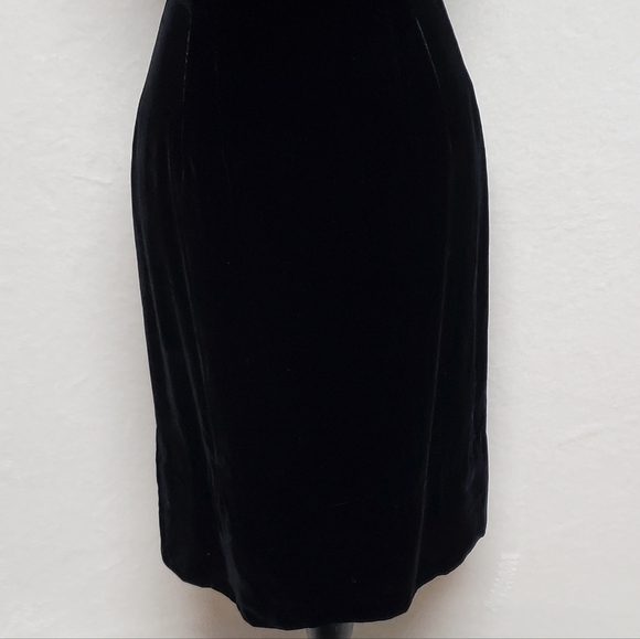 1940s ILGWU Vintage Black Velvet Sheath Dress Ruffle Tulle Collar Mini Cape Set - Picture 6 of 16